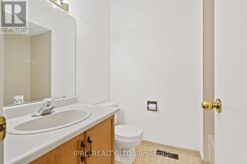 7 - 4 Farnham Drive, Brampton, ON - Indoor Photo Showing Bathroom