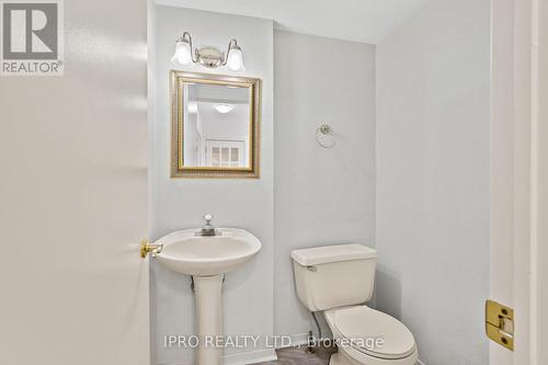 7 - 4 Farnham Drive, Brampton (Northwood Park), ON - Indoor Photo Showing Bathroom