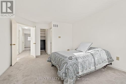 7 - 4 Farnham Drive, Brampton (Northwood Park), ON - Indoor Photo Showing Bedroom