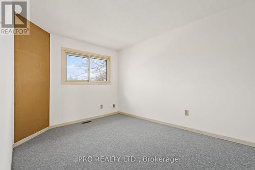 7 - 4 Farnham Drive, Brampton (Northwood Park), ON - Indoor Photo Showing Other Room