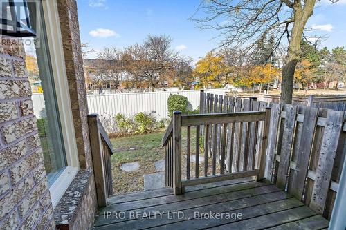 7 - 4 Farnham Drive, Brampton (Northwood Park), ON - Outdoor