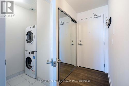 1108 - 297 Oak Walk Drive, Oakville, ON - Indoor Photo Showing Laundry Room