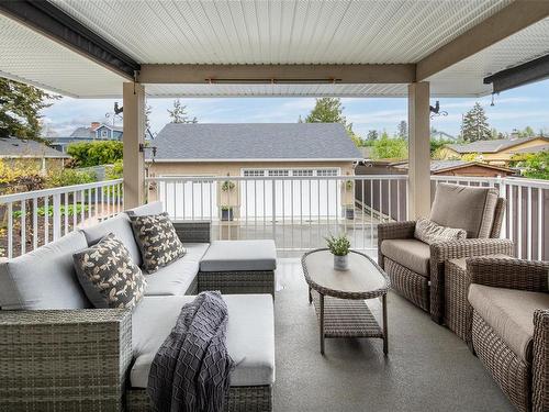 1870 Kings Rd, Saanich, BC - Outdoor With Deck Patio Veranda With Exterior
