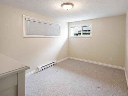 1870 Kings Rd, Saanich, BC - Indoor Photo Showing Other Room