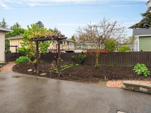 1870 Kings Rd, Saanich, BC - Outdoor