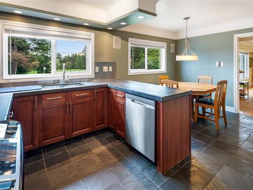 1870 Kings Rd, Saanich, BC - Indoor Photo Showing Kitchen With Double Sink