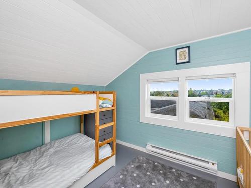 3284 Megaw Pl, Saanich, BC - Indoor Photo Showing Bedroom