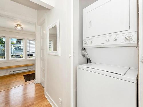 3284 Megaw Pl, Saanich, BC - Indoor Photo Showing Laundry Room
