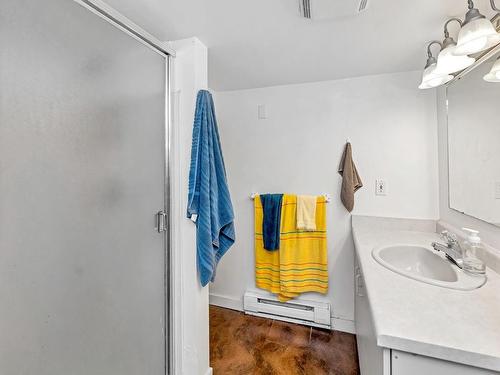 3284 Megaw Pl, Saanich, BC - Indoor Photo Showing Bathroom