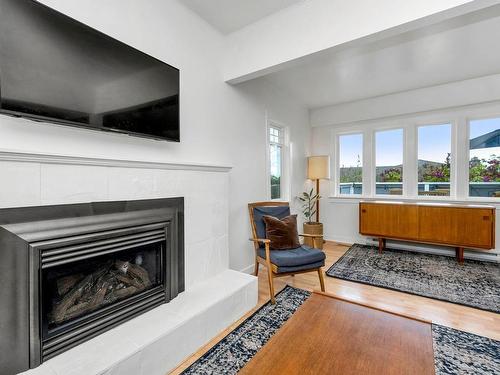 3284 Megaw Pl, Saanich, BC - Indoor Photo Showing Living Room With Fireplace