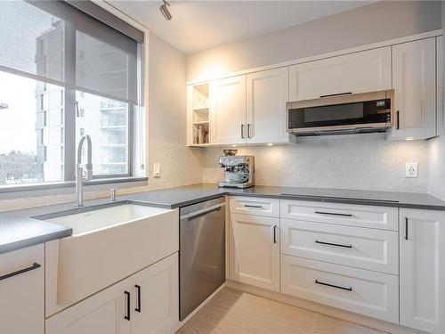 604-1034 Johnson St, Victoria, BC - Indoor Photo Showing Kitchen With Upgraded Kitchen
