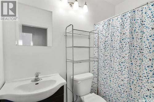 130 Wyant Lane, Saskatoon, SK - Indoor Photo Showing Bathroom