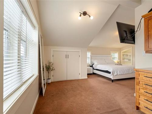 717 Dogwood Rd, Nanaimo, BC - Indoor Photo Showing Bedroom