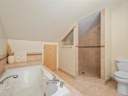 717 Dogwood Rd, Nanaimo, BC - Indoor Photo Showing Bathroom