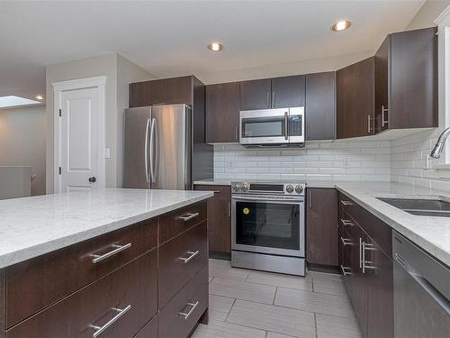481 Nottingham Dr, Nanaimo, BC - Indoor Photo Showing Kitchen With Upgraded Kitchen