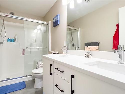1923 West Park Lane, View Royal, BC - Indoor Photo Showing Bathroom