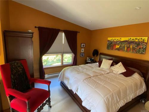 23-133 Corbett Rd, Salt Spring, BC - Indoor Photo Showing Bedroom