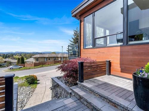 4015 Rainbow St, Saanich, BC - Outdoor With Deck Patio Veranda With Exterior