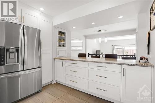 1821 Walkley Road Unit#35, Ottawa, ON - Indoor Photo Showing Kitchen With Upgraded Kitchen