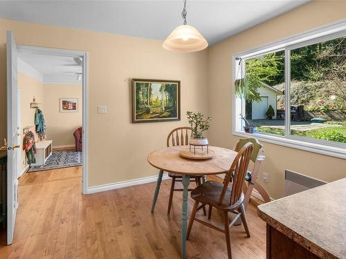 1590 Wilmot Ave, Shawnigan Lake, BC - Indoor Photo Showing Dining Room