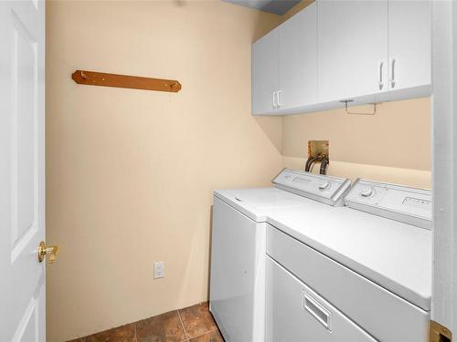 1590 Wilmot Ave, Shawnigan Lake, BC - Indoor Photo Showing Laundry Room