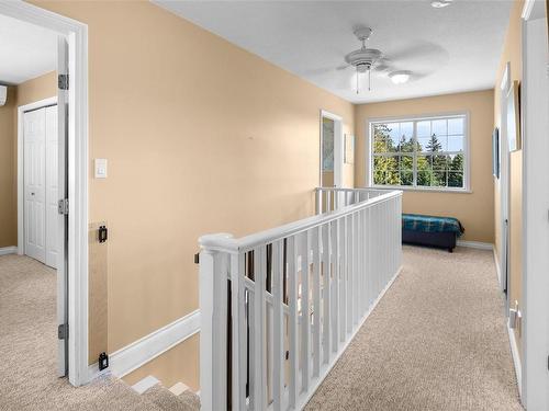 1590 Wilmot Ave, Shawnigan Lake, BC - Indoor Photo Showing Other Room