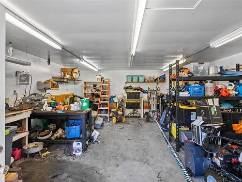 1590 Wilmot Ave, Shawnigan Lake, BC - Indoor Photo Showing Garage