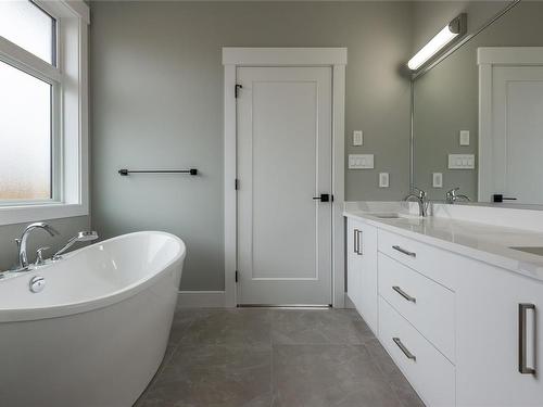 721 Beaver Creek Blvd, Campbell River, BC - Indoor Photo Showing Bathroom