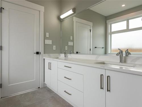 721 Beaver Creek Blvd, Campbell River, BC - Indoor Photo Showing Bathroom