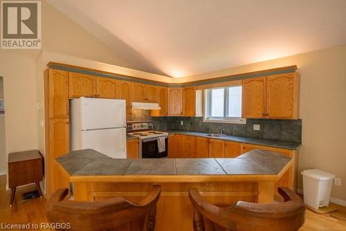 1020 Second Avenue N, Sauble Beach, ON - Indoor Photo Showing Kitchen