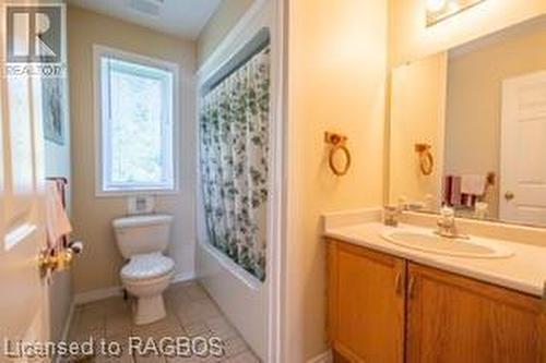 1020 Second Avenue N, Sauble Beach, ON - Indoor Photo Showing Bathroom