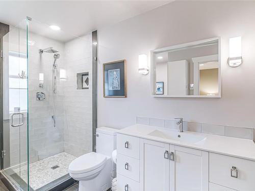 35-529 Johnstone Rd, Parksville, BC - Indoor Photo Showing Bathroom
