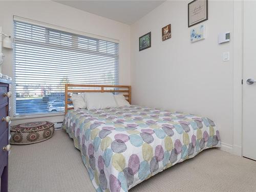 202-2380 Brethour Ave, Sidney, BC - Indoor Photo Showing Bedroom