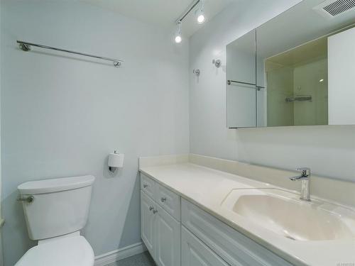 314-1149 Rockland Ave, Victoria, BC - Indoor Photo Showing Bathroom