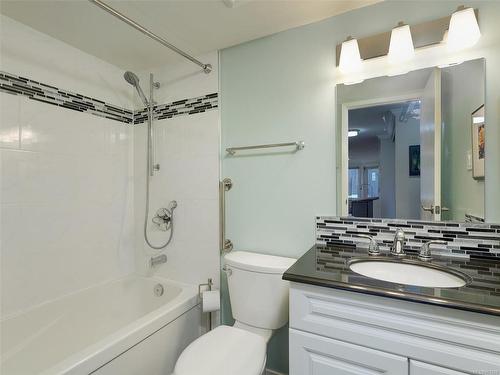 314-1149 Rockland Ave, Victoria, BC - Indoor Photo Showing Bathroom