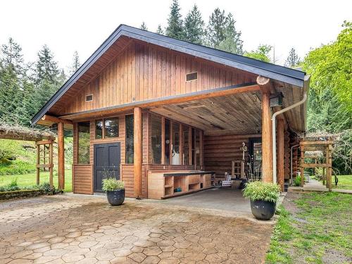 3145 Yellow Point Rd, Ladysmith, BC - Outdoor With Exterior