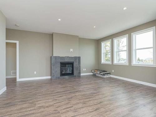 119 Francis Pl, Ladysmith, BC - Indoor Photo Showing Living Room With Fireplace
