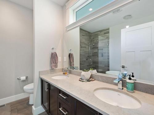 1146 Crown Isle Blvd, Courtenay, BC - Indoor Photo Showing Bathroom