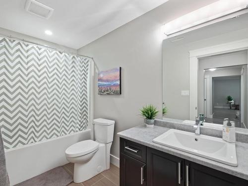 1146 Crown Isle Blvd, Courtenay, BC - Indoor Photo Showing Bathroom