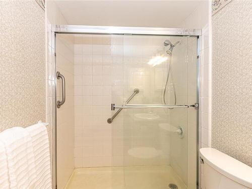 403-670 Dallas Rd, Victoria, BC - Indoor Photo Showing Bathroom