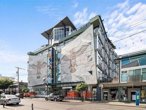 307-1061 Fort St, Victoria, BC - Outdoor
