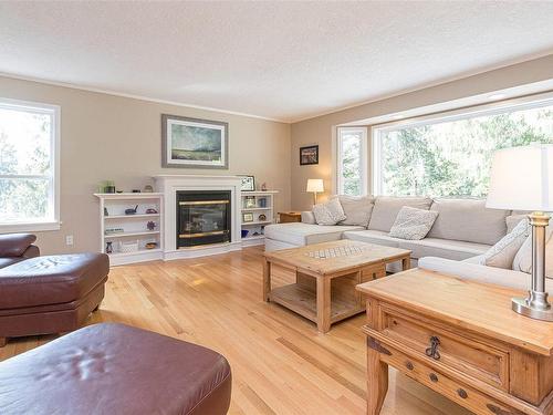772 Treanor Ave, Langford, BC - Indoor Photo Showing Living Room With Fireplace