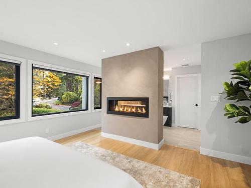 973 Wagonwood Pl, Saanich, BC - Indoor Photo Showing Living Room With Fireplace