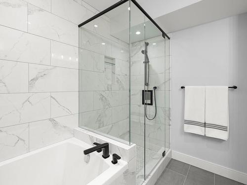 973 Wagonwood Pl, Saanich, BC - Indoor Photo Showing Bathroom