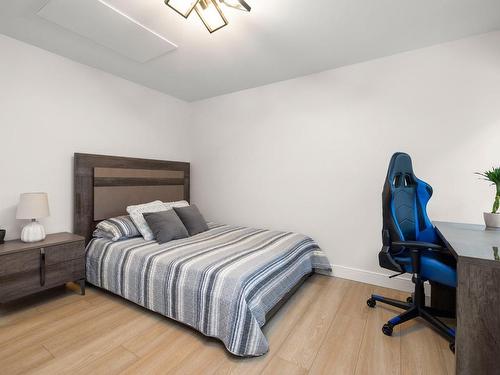 973 Wagonwood Pl, Saanich, BC - Indoor Photo Showing Bedroom