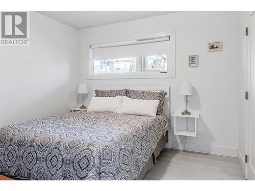 664 Armour Crescent, Kelowna, BC - Indoor Photo Showing Bedroom