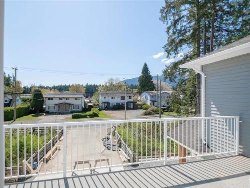 2466 Rosstown Rd, Nanaimo, BC - Outdoor With Deck Patio Veranda