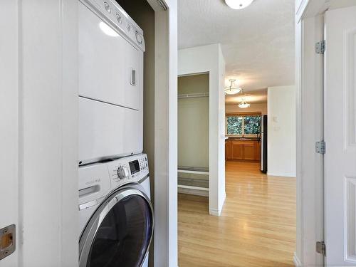 106-840 Shamrock Pl, Comox, BC - Indoor Photo Showing Laundry Room