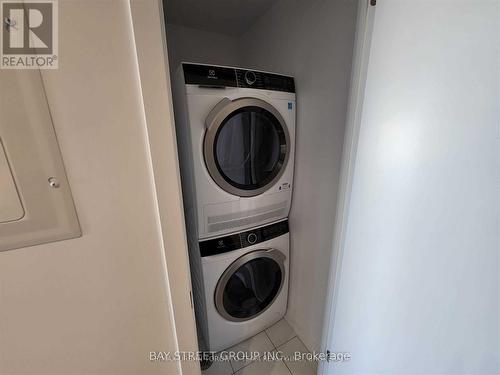 #1010 -219 Dundas St E, Toronto, ON - Indoor Photo Showing Laundry Room