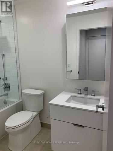 #4009 -20 Lombard St, Toronto, ON - Indoor Photo Showing Bathroom